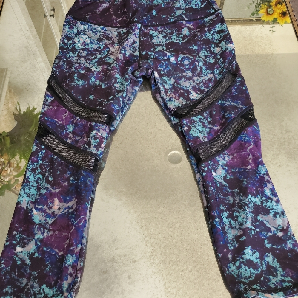 BOGO Buy leggins get top Free